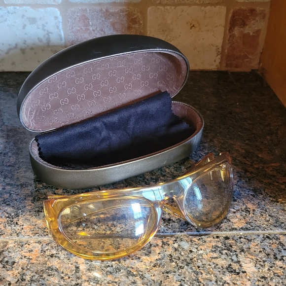 GUCCI Sunglasses with Case - Picture 1 of 9